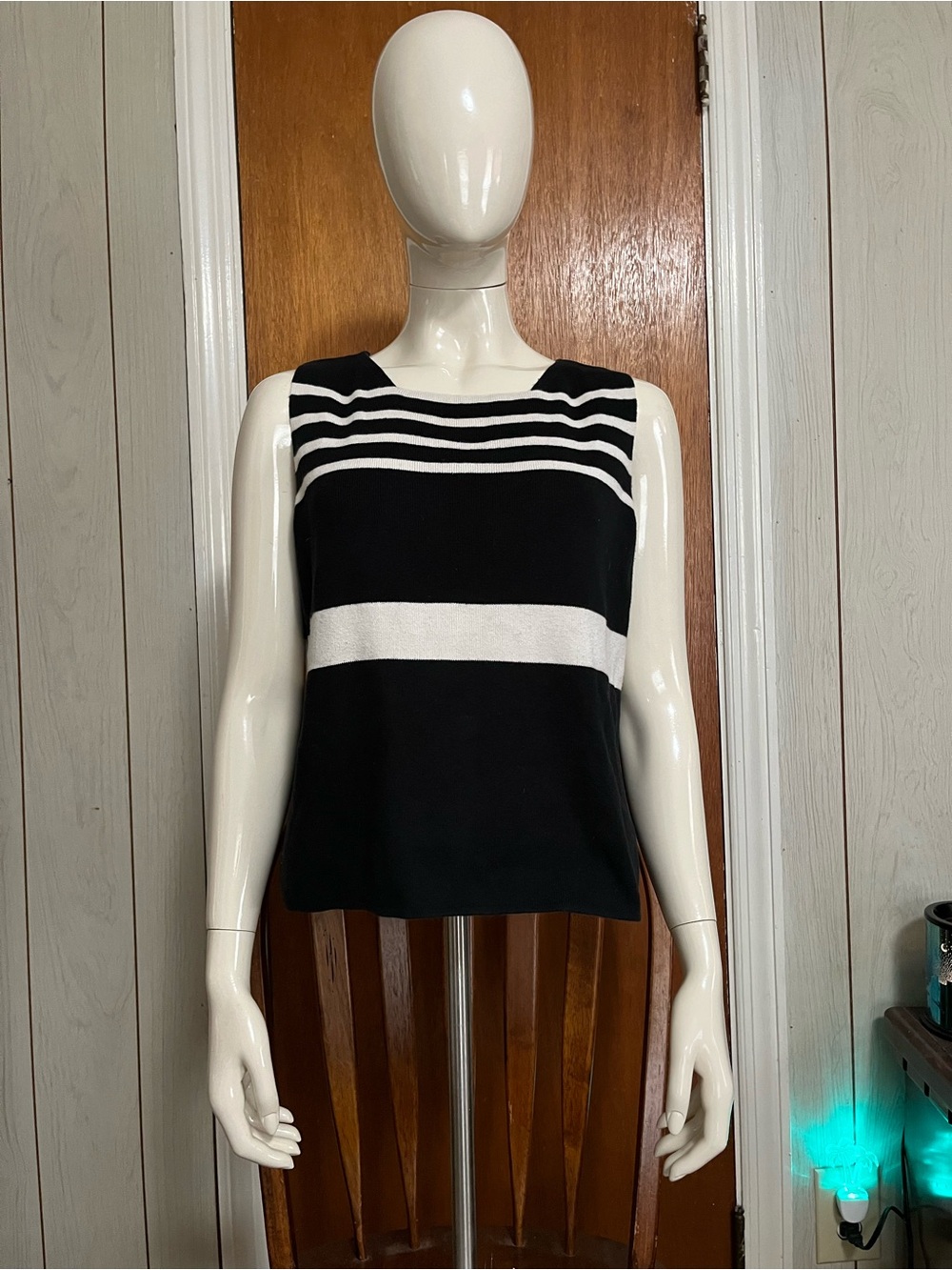 Black & White Striped Sleeveless Sweater Top